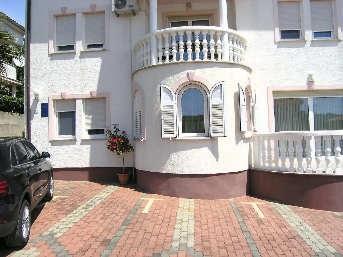 Apartments Kristina Krk Town 0*,